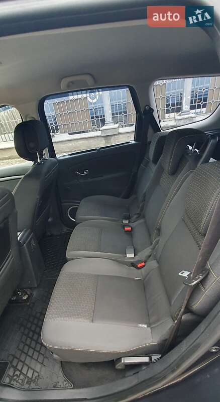 Минивэн Renault Grand Scenic 2010 в Снятине