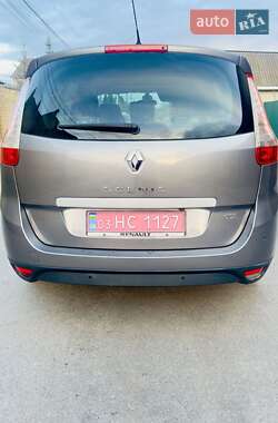 Минивэн Renault Grand Scenic 2011 в 