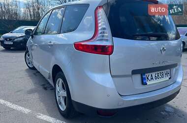 Минивэн Renault Grand Scenic 2013 в 