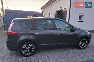 Минивэн Renault Grand Scenic 2011 в 