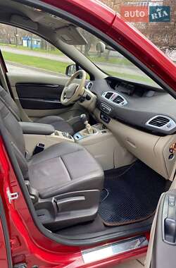 Минивэн Renault Grand Scenic 2010 в 