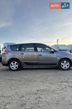 Минивэн Renault Grand Scenic 2013 в 