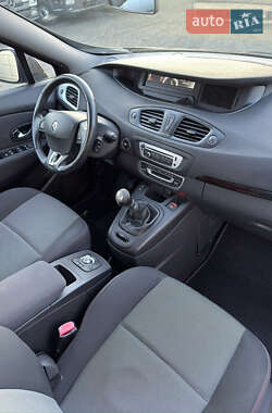 Минивэн Renault Grand Scenic 2013 в 