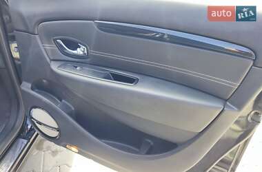 Минивэн Renault Grand Scenic 2015 в 
