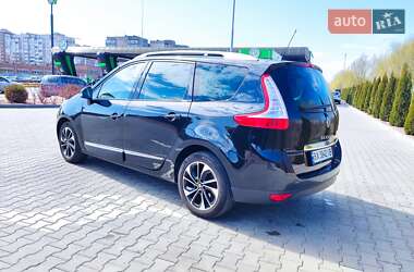 Минивэн Renault Grand Scenic 2015 в 