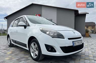 Минивэн Renault Grand Scenic 2009 в 