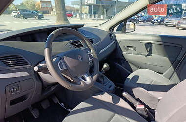 Минивэн Renault Grand Scenic 2011 в 