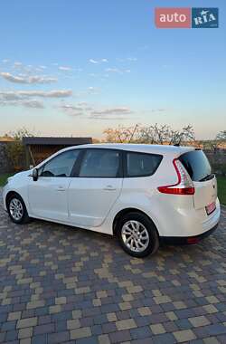 Минивэн Renault Grand Scenic 2012 в 