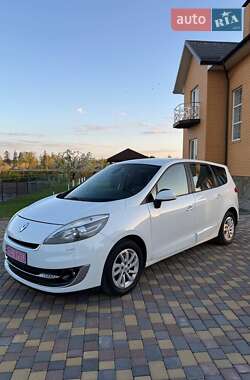 Минивэн Renault Grand Scenic 2012 в 