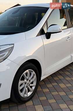 Минивэн Renault Grand Scenic 2012 в 