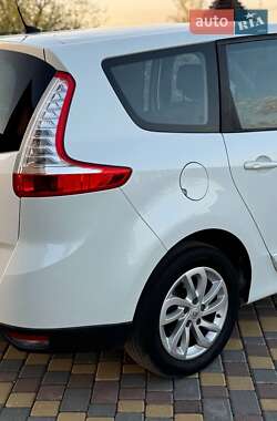 Минивэн Renault Grand Scenic 2012 в 