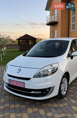Минивэн Renault Grand Scenic 2012 в 