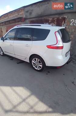 Мінівен Renault Grand Scenic 2012 в 