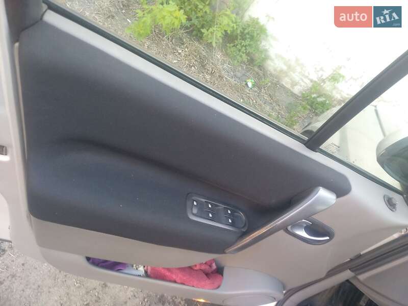 Минивэн Renault Grand Scenic 2006 в Хороле фото 3 Минивэн Renault Grand Scenic 2006 в Хороле