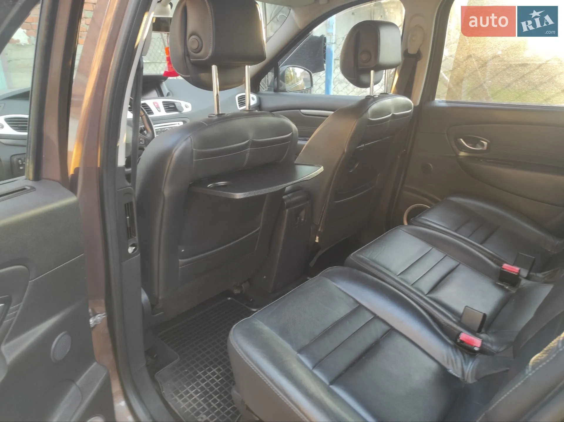 2010 Renault Scenic - мініатюра 17