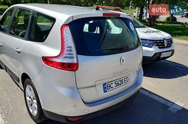 Минивэн Renault Grand Scenic 2013 в 