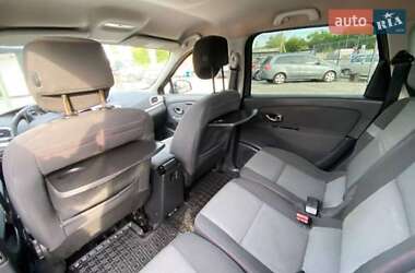 Минивэн Renault Grand Scenic 2014 в 