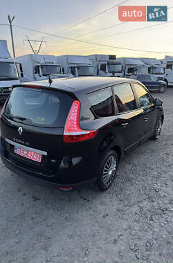 Мінівен Renault Grand Scenic 2013 в 