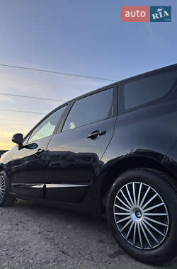 Мінівен Renault Grand Scenic 2013 в 