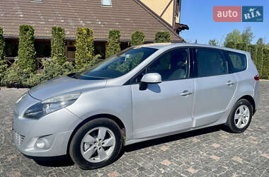 Минивэн Renault Grand Scenic 2011 в 
