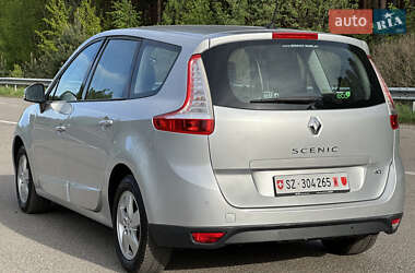 Минивэн Renault Grand Scenic 2011 в 