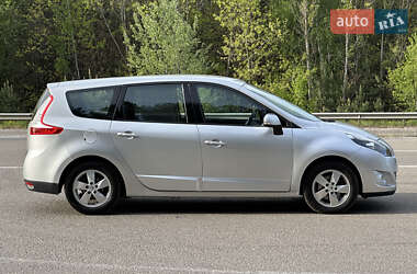 Минивэн Renault Grand Scenic 2011 в 