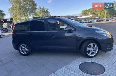 Минивэн Renault Grand Scenic 2010 в 