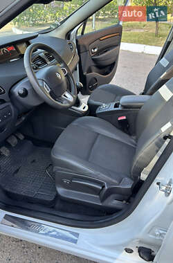 Минивэн Renault Grand Scenic 2012 в 