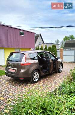 Минивэн Renault Grand Scenic 2013 в 