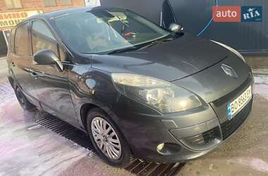 Минивэн Renault Grand Scenic 2009 в 