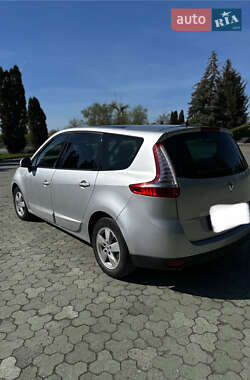 Минивэн Renault Grand Scenic 2010 в 