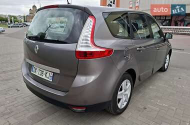 Минивэн Renault Grand Scenic 2014 в 