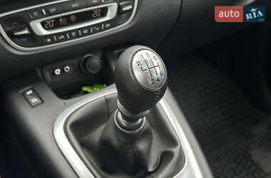 Минивэн Renault Grand Scenic 2011 в 