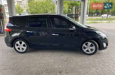 Мінівен Renault Grand Scenic 2011 в 