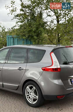 Мінівен Renault Grand Scenic 2012 в 