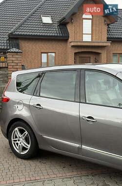 Мінівен Renault Grand Scenic 2012 в 