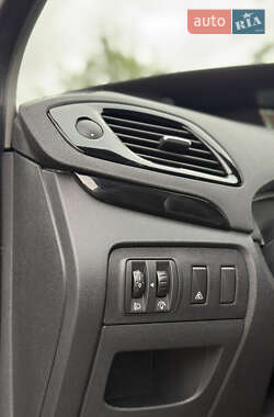 Мінівен Renault Grand Scenic 2012 в 