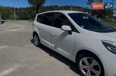 Минивэн Renault Grand Scenic 2013 в 
