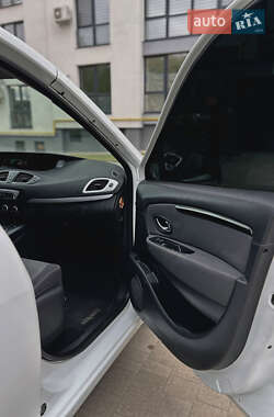 Минивэн Renault Grand Scenic 2013 в 