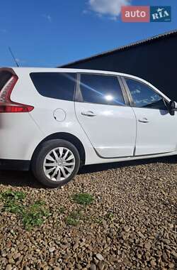 Мінівен Renault Grand Scenic 2014 в 