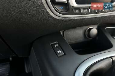 Минивэн Renault Grand Scenic 2012 в 