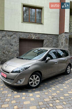 Минивэн Renault Grand Scenic 2009 в 