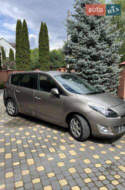 Минивэн Renault Grand Scenic 2009 в 