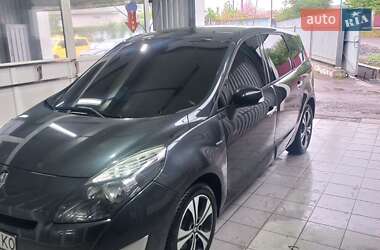 Мінівен Renault Grand Scenic 2011 в 
