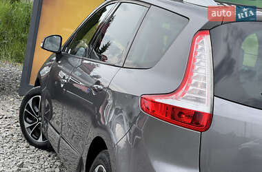 Мінівен Renault Grand Scenic 2015 в 