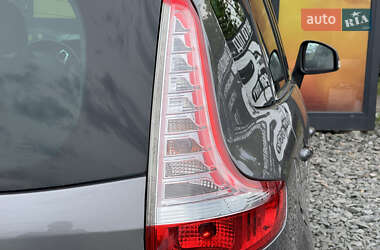 Мінівен Renault Grand Scenic 2015 в 