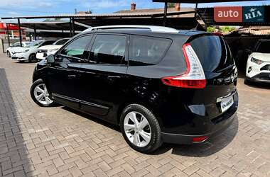 Минивэн Renault Grand Scenic 2012 в 