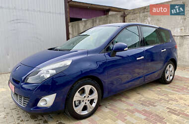 Минивэн Renault Grand Scenic 2009 в 