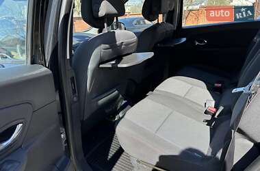 Минивэн Renault Grand Scenic 2013 в 