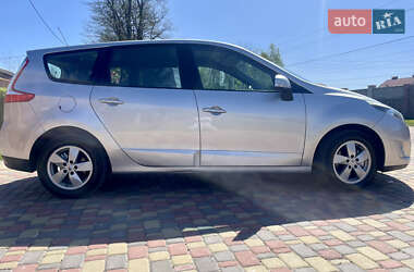 Минивэн Renault Grand Scenic 2011 в 